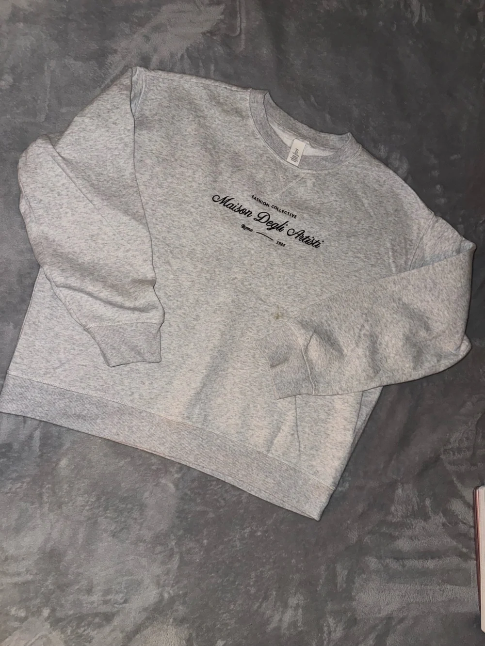 Gray Crewneck Sweatshirt - Casual Pullover